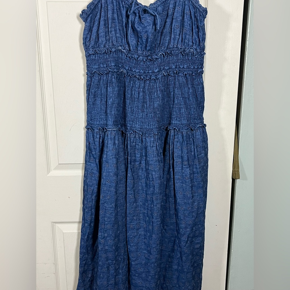 Gap x Doen Chambray Denim Eyelet Midi Dress Smocked Tiered Boho - Picture 6 of 9